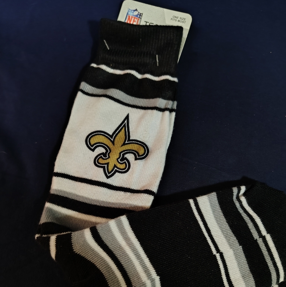 NFL "MEN" Team Socks 😲🔥 (BUNDLE POSHIES 💯)